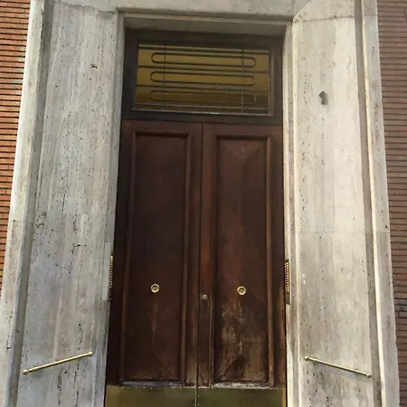 Secret Garden In Apartment Rome